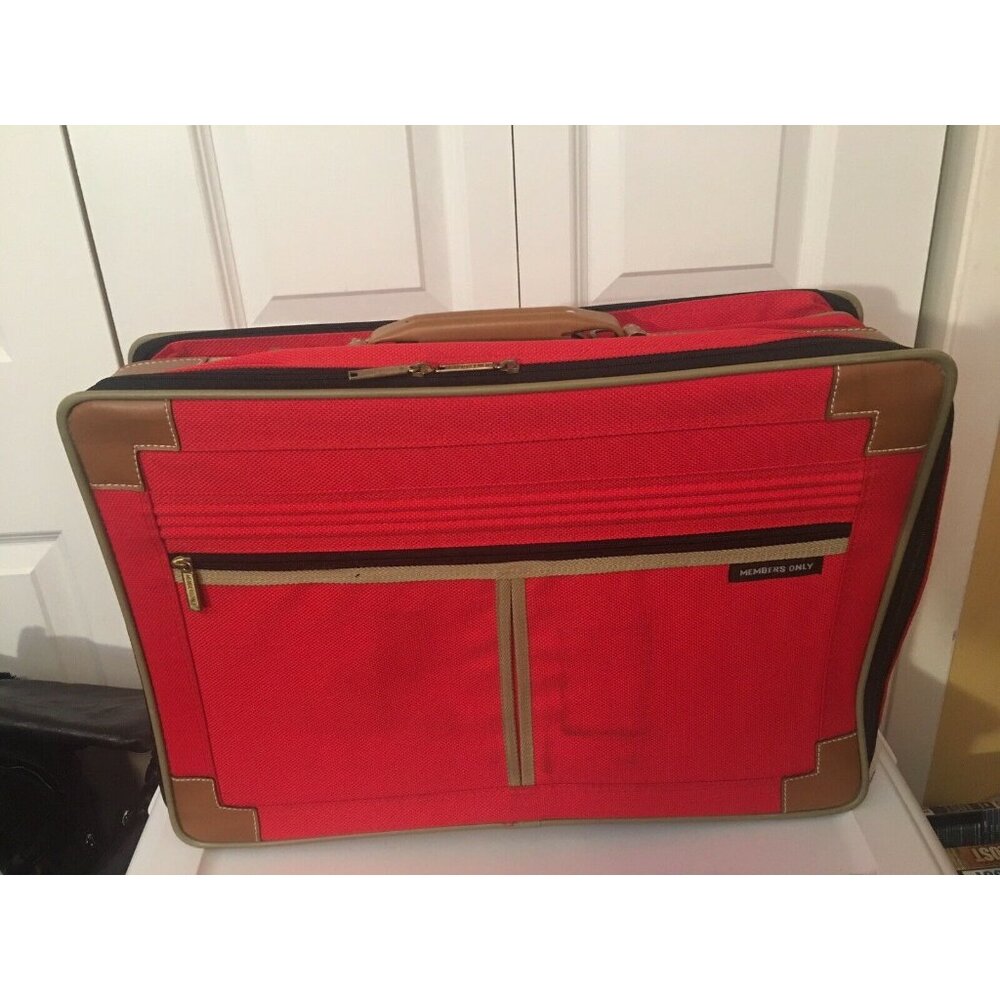 Vintage Members Only 14"x 20" X 7" Travel Luggage suitcase Carry-on/no Strap Red